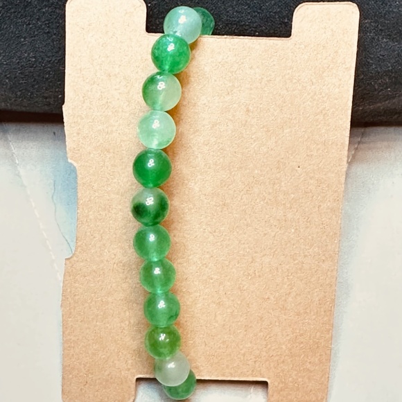 Green Quartz Crystal Beaded Stretchy Bracelet Dyed Stone - Picture 8 of 9
